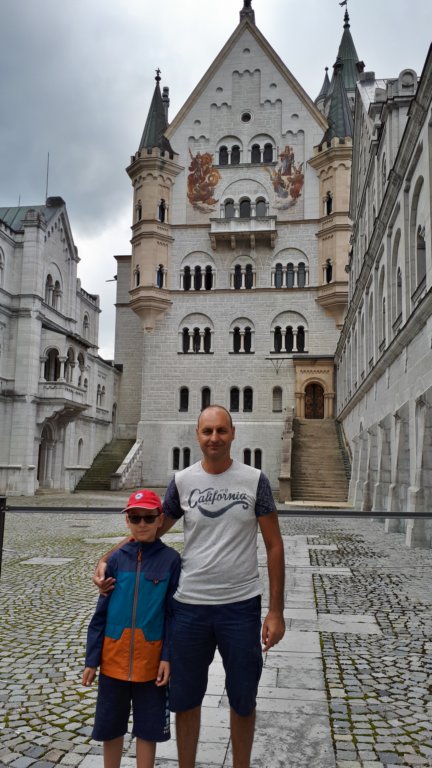 http://www.tonyco.net/pictures/Euro_Trip_2018/Neuschwanstein/photo35.jpg