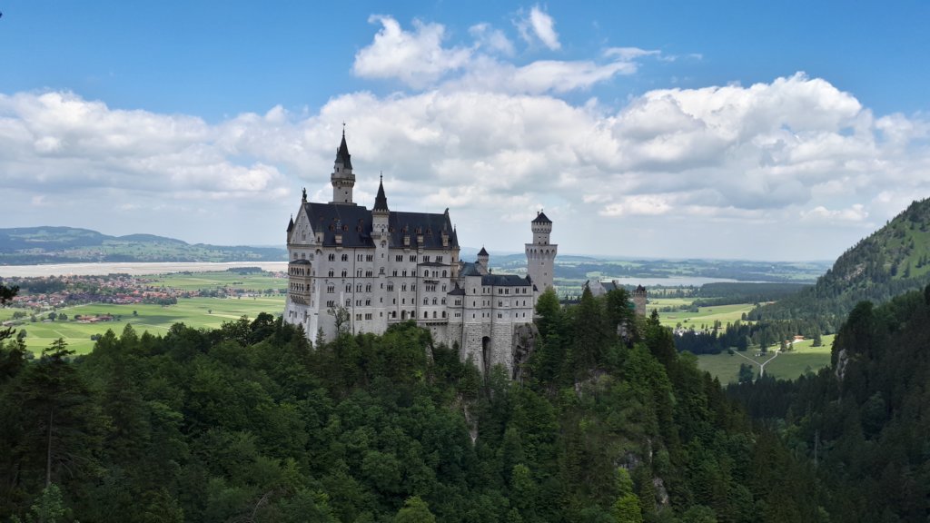 http://www.tonyco.net/pictures/Euro_Trip_2018/Neuschwanstein/photo38.jpg