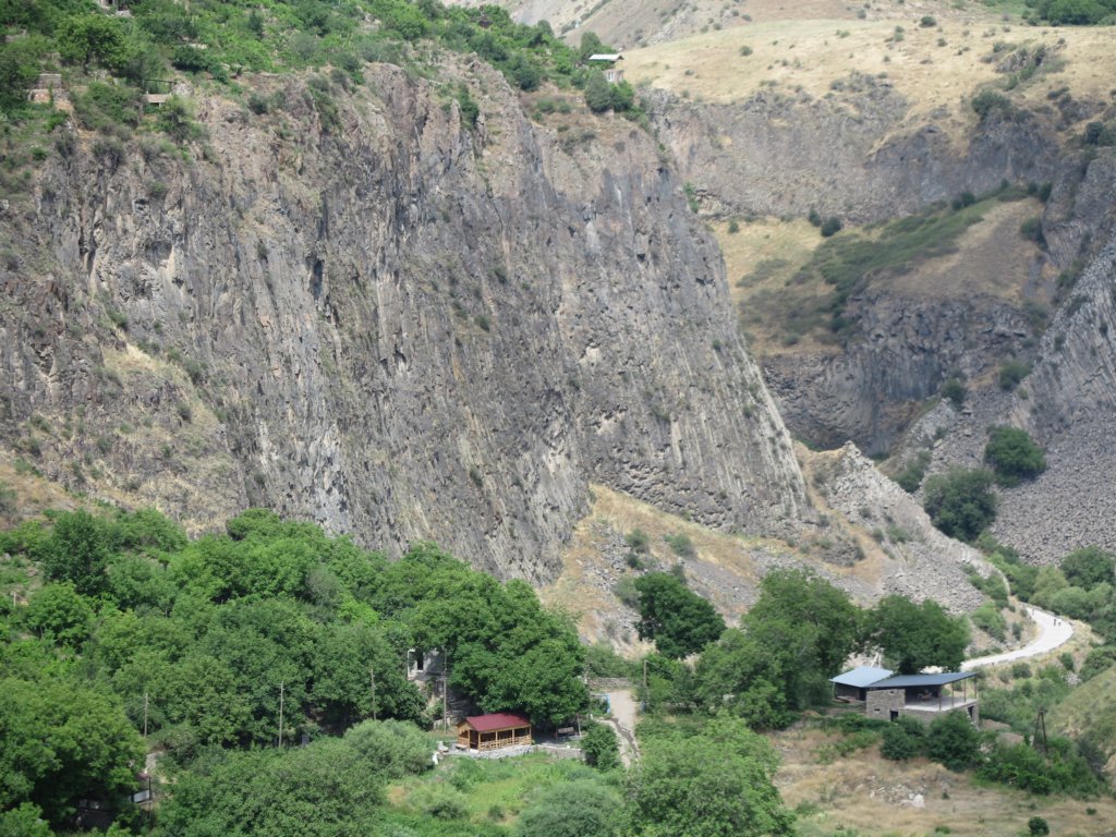 pagantempleofgarni16.jpg