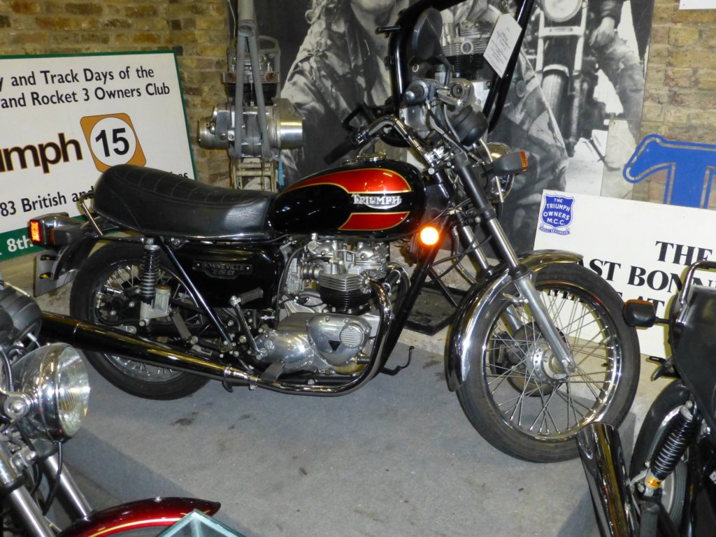 londonmotorcyclemuseumtriumph16.jpg