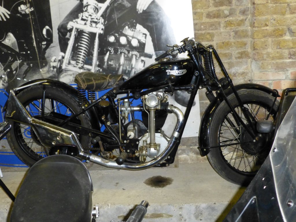 londonmotorcyclemuseumtriumph19.jpg