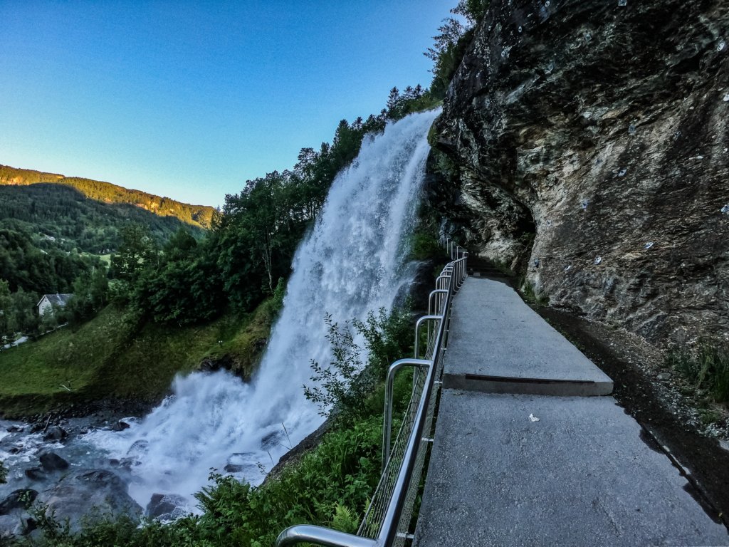 steinsdalsfossen3.jpg